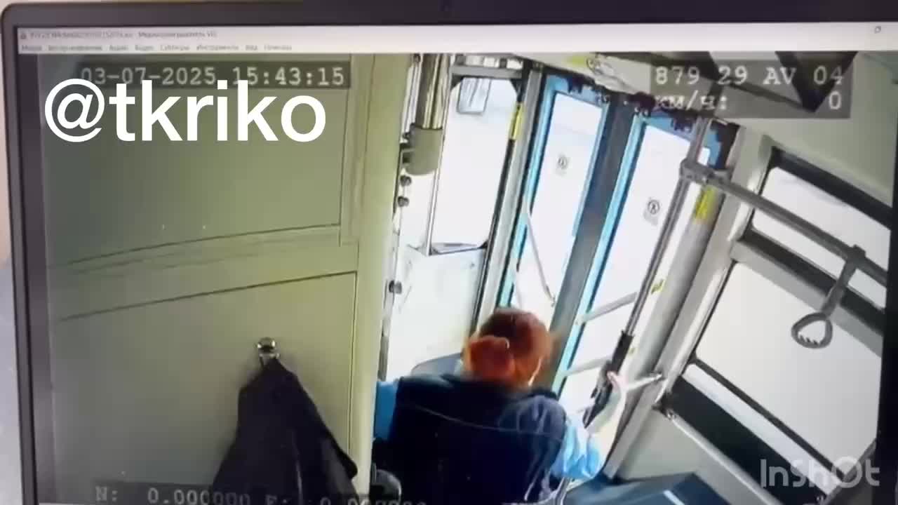 Автобус наехал на пешехода в Борском округе: пострадавший госпитализирован