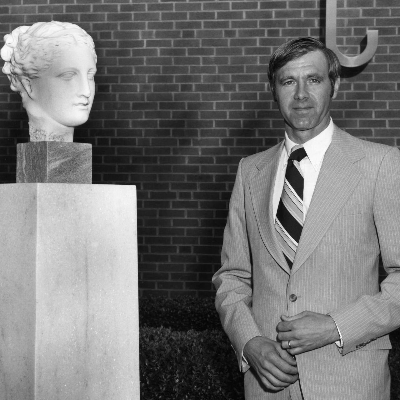 Умер американский эпидемиолог Уильям Фейги чья стратегия сдерживания оспы помогла искоренить болезнь в 1970 х Врачу было 89 лет Фейги разработал стратегию эпиднадзора и кольцевой вакцинации для сдерживания распространения оспы работая в Африке в качестве руководителя Программы ликвидации инфекции Telegram Все каналы Фонтанки Max