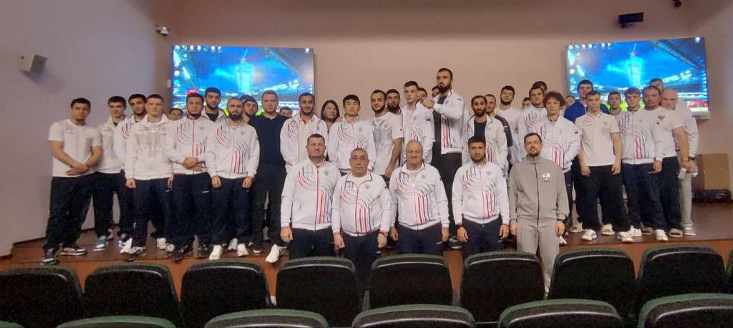 Сегодня на базе ФГБУ Юг Спорт в Сочи в рамках учебно тренировочного сбора сборной команды России среди мужчин состоялся образовательный семинар на тему Процедура допинг контроля Права и обязанности спортсмена Образовательное мероприятие для спортсменов тренеров и медицинского персонала национальной команды провела начальник отдела организации тестирования РАА РУСАДА Камила Шафеева   Отдай свой голос боксу