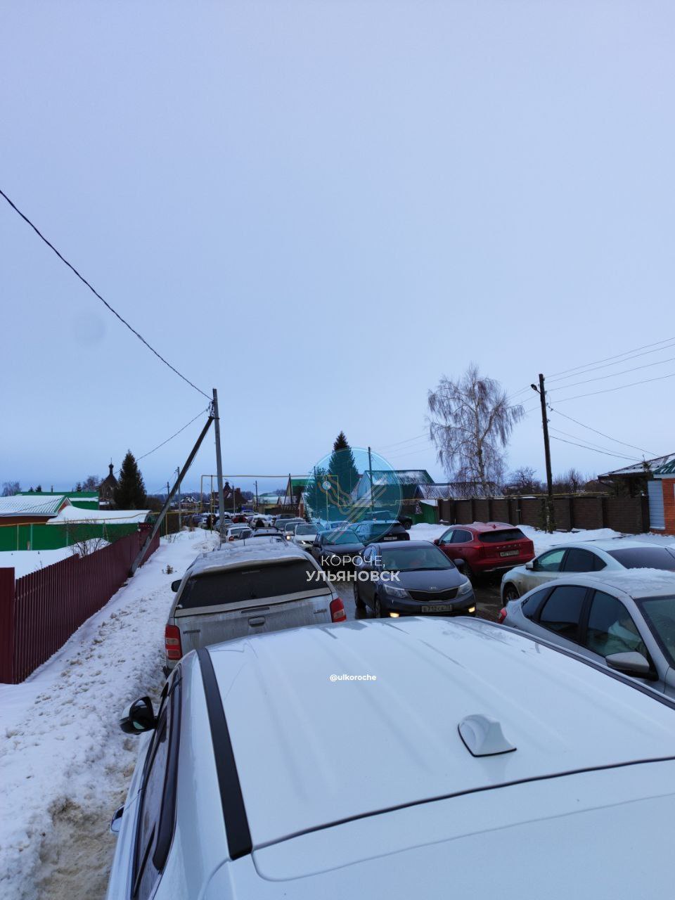 Огромная пробка образовалась в селе Комаровка.  Дело в том, что сейчас в Женском монастыре Архангела Михаила отмечается праздник Крещения Господне.  Советуем заранее планировать маршрут     Подписаться   Прислать новость