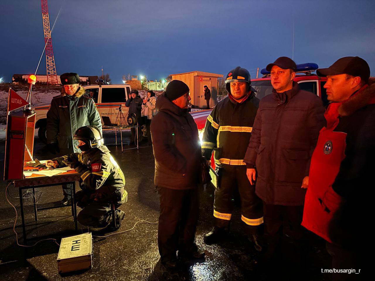 В Саратовской области на предприятии, где произошло возгорание из-за атаки украинских беспилотников, развернут оперативный штаб. На месте работают специалисты МЧС, областной службы спасения и других профильных служб. "Сил и средств для локализации пожара достаточно", - сообщил губернатор Роман Бусаргин.