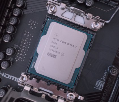 Intel официально снизила РРЦ Core Ultra 7 265K и Core Ultra 7 265KF на 25 % Компания Intel официально объявила о существенном снижении рекомендованных цен процессоров Core Ultra 7 265K и Core Ultra 7 265KF. Оба процессора подешевели на 100 долларов США. Стартовая РРЦ Core Ultra 7 265K составляла 399 долларов США. А теперь производитель рекомендует продавать данный чип за 299 долларов. Читать далее