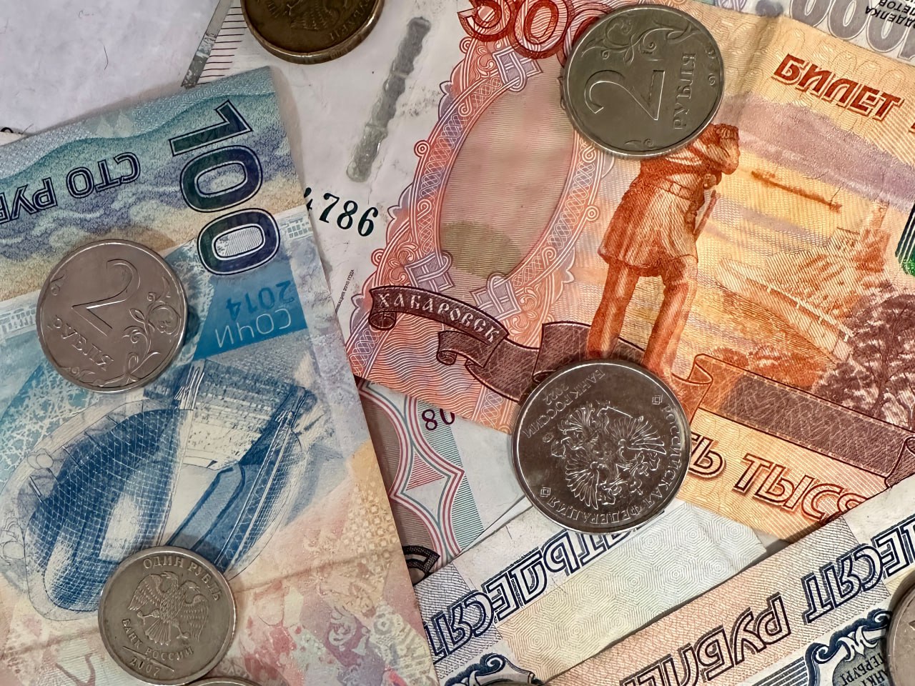 Бизнес Кубани получил 1,2 млрд рублей льготных займов в январе-июне 2025 года  «Он [фонд микрофинансирования — прим. ред. РБК Краснодар] предлагает деньги на развитие по ставкам от 0,1 до 6,5% годовых для приоритетных отраслей экономики. За шесть месяцев 2025-го через фонд предоставлено 442 микрозайма на общую сумму более 1,2 млрд рублей», — сообщила пресс-служба администрации региона.  Наиболее востребованным стал микрозайм «Фермер».