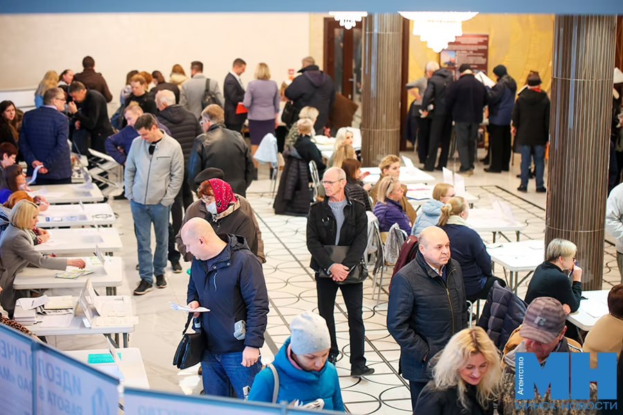 Около 450 предложений Ярмарка вакансий пройдет в службе занятости сегодня С 10 00 до 12 00 соискатели смогут ознакомиться с вакансиями условиями труда а также задать вопросы получить консультации пройти предварительное собеседование Адрес ул Берестянская 20 каб 124 Минск Новости MINSKNEWS BY Telegram Viber FB VK Inst TikTok YouTube