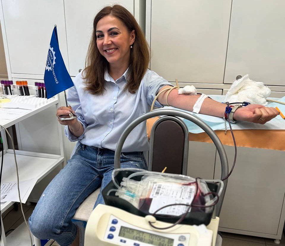 На территории Ульяновского механического завода успешно завершился двухдневный донорский марафон. Медицинское сопровождение обеспечивали специалисты Ульяновской областной станции переливания крови. Как рассказали в пресс-службе УМЗ входит в "Алмаз-Антей" , собранные в ходе марафона 46 литров крови будут направлены в медицинские учреждения области.