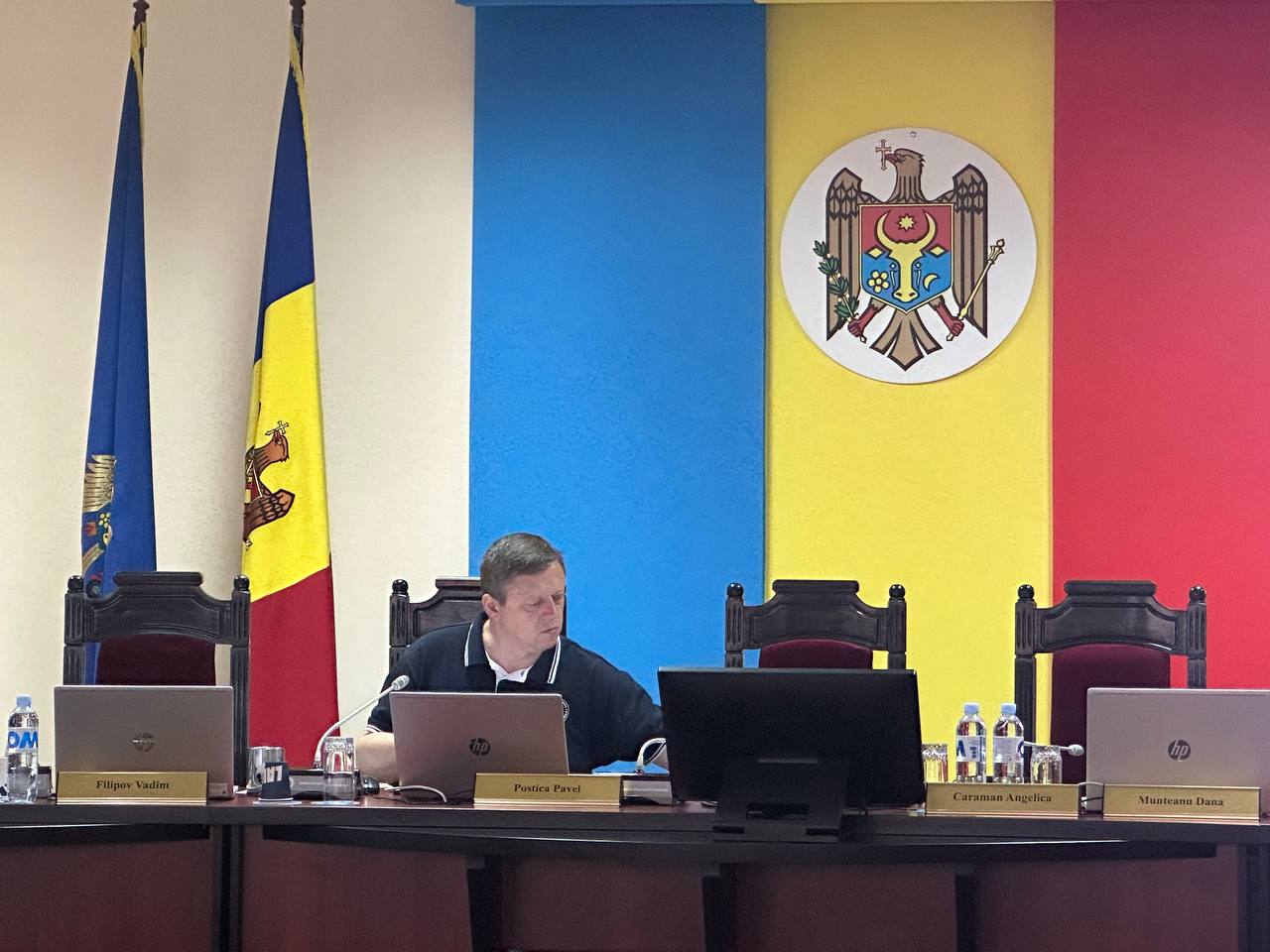 ЦИК зарегистрировал блок оппозиционных левых партий  Заявление о регистрации блока ранее было подписано лидерами ПСРМ, "Inima Moldovei" и "Будущее Молдовы".    Позже решение о присоединении к блоку приняли в партии коммунистов.