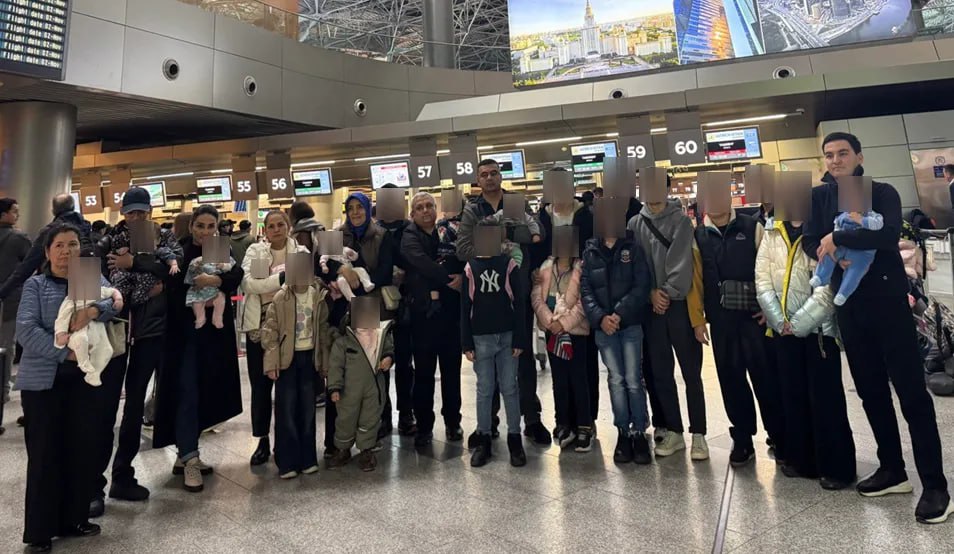 С 9 по 16 октября в Росcии выявлено и возвращено в Узбекистан 16 несовершеннолетних оставшихся без попечения а всего 19 детей из разных регионов страны им оформили все необходимые документы провели медосмотр и обеспечили возвращение на родину