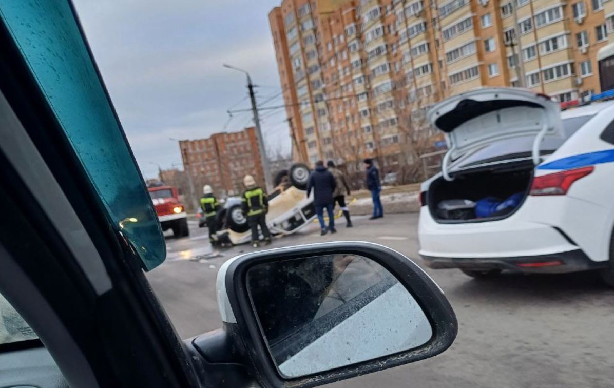 Подробности о ДТП с перевертышем в Туле на проспекте Ленина     Стали известны подробности ДТП с перевертышем на проспекте Ленина. Пострадавших нет. Об этом сообщает пресс-служба госавтоинспекции по Тульской области.  ↗  Прислать новость   Подписаться