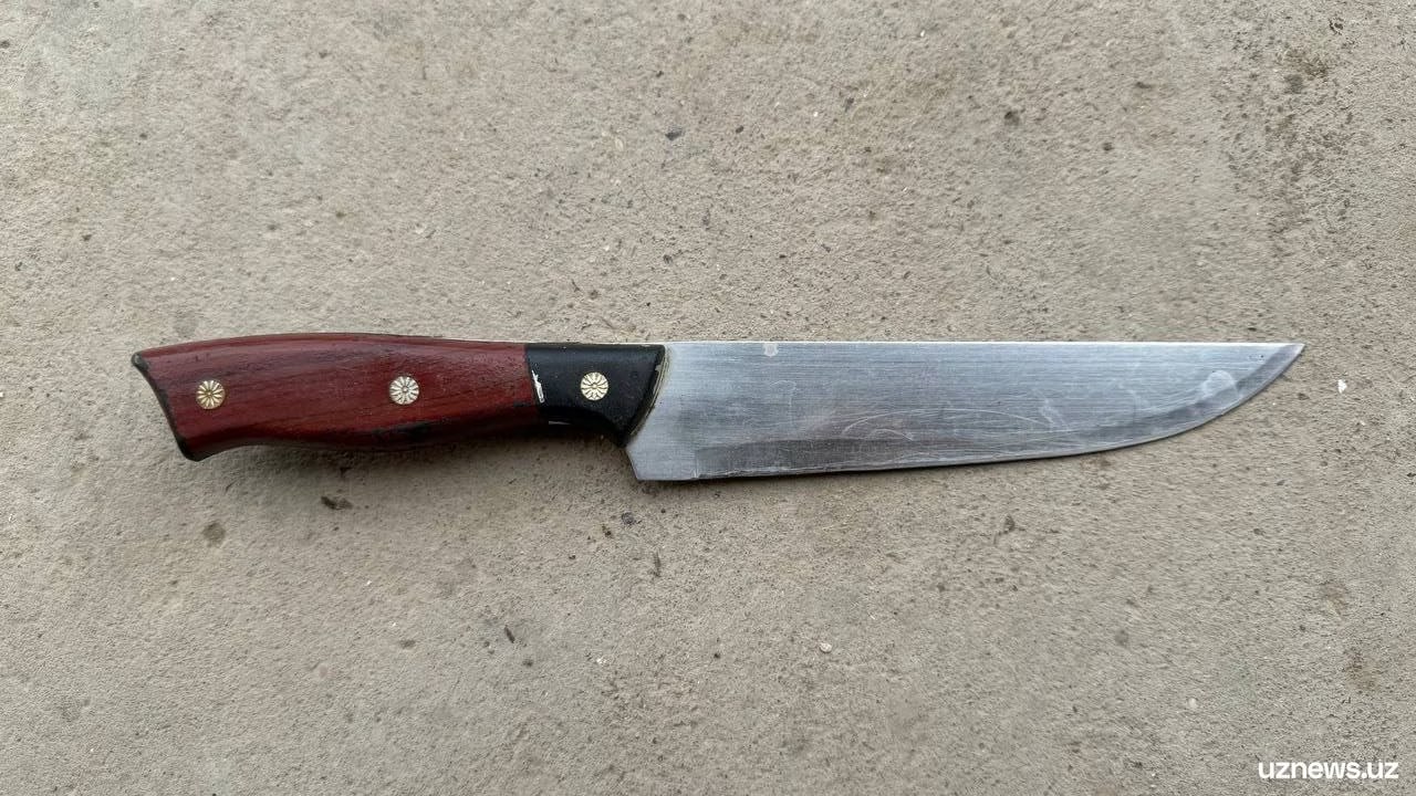 В Асаке в школе мужчина убил свою супругу работавшую учителем Обвиняемый который также работал в той же школе нанес супруге смертельные ножевые ранения после чего попытался покончить жизнь самоубийством   uznews uz ru news 106903 uznews