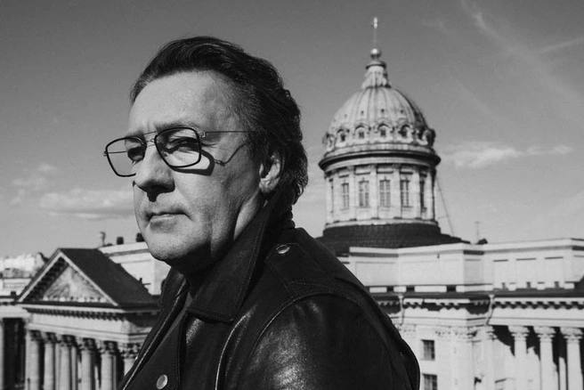 Ушел из жизни основатель ресторанов Ginza Project Вадим Лапин сообщают наши коллеги из fontankaspb Долгое время бизнесмен боролся с онкологией Рестораны Ginza Project появились в Санкт Петербурге в начале 2000 х Среди столичных заведений Тинатин Butler Куршевель Карлсон Управление компанией перейдет к сыну основателя Марку Лапину Подписаться на MSK1 Подарить буст