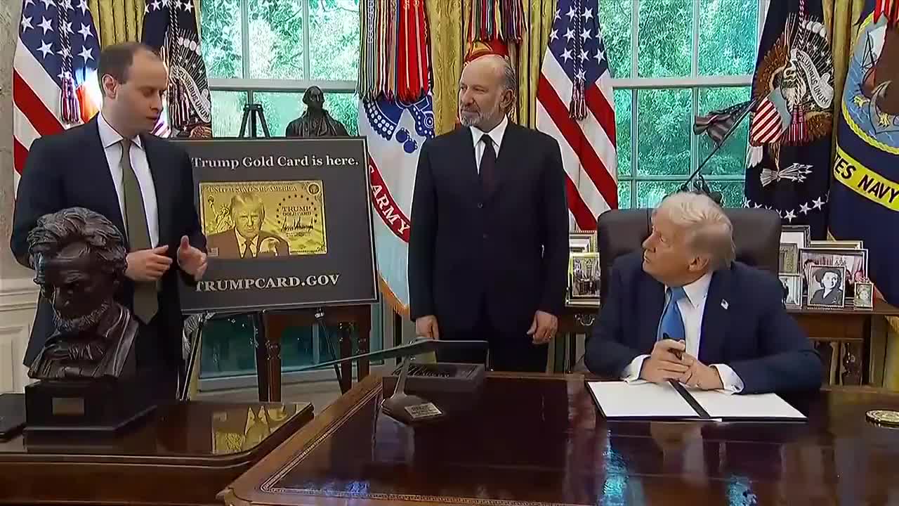 Трамп вводит новый сбор в $100,000 за визы H-1B для иностранных специалистов