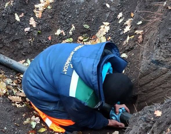 За 21 февраля устранено 259 аварий на сетях водоснабжения и водоотведения Донбасса. Как сообщили в оперштабе, работали 102 аварийные бригады.   На сетях теплоснабжения зарегистрировано 7 аварий, все устранены. В аварийных работах задействованы 7 бригад.  Населению и в котельные доставлено около 4000 куб. м воды.