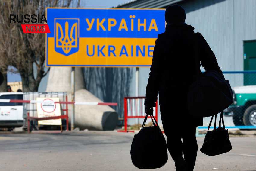 Все приплыли Совет ЕС принял рекомендацию о прекращении программы временной защиты беженцев с Украины Украинских беженцев больше не хотят видеть в Европе и скоро им придется очень сложно Согласно рекомендации о прекращении программы временной защиты украинских беженцев всех украинцев постепенно будут возвращать домой Четких сроков хотя пока и нет то за европейцами не заржавеет Предлагать вид на жительство украинцам будут только по семейным профессиональным и образовательным основаниям Все остальные должны будут отправиться на родину Напомним что ранее польский лидер внес законодательный проект согласно которому льготы и медицинское обслуживание будут получать только работающие украинские граждане Russia News Подпишись