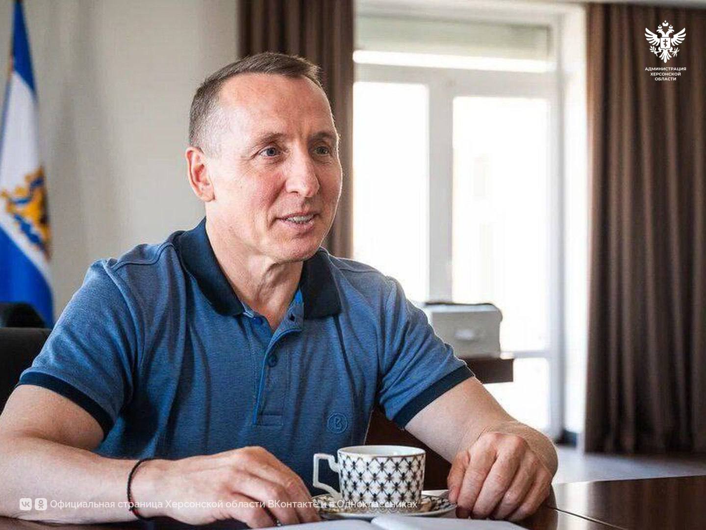 Херсонская и Ленинградская области будут развивать сотрудничество в экономике, культуре и образовании Владимир Сальдо провел встречу с вице-губернатором Ленинградской области Николаем Цигановым, в ходе которой было принято решение о подписании соглашения о сотрудничестве между регионами. «Будем приглашать инвесторов с Невы на Херсонщину — пусть сами увидят, какой у нас потенциал. А наши производители смогут выходить на новые рынки и включаться в цепочки поставок ленинградских предприятий», — отметил глава региона. Сайт ВК ОК #Администрация_Херсонская_область