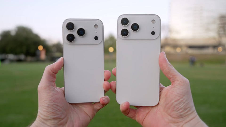 iPhone 17 Pro Max может наконец получить достойную батарею Инсайдер Instant Digital сообщил, что iPhone 17 Pro Max оснастят аккумулятором на 5000 мАч — самым ёмким в истории линейки. Для сравнения: - iPhone 11 Pro Max — 3969 мАч - iPhone 16 Pro Max — 4676 мАч - iPhone 17 Pro Max — около 5000 мАч Сейчас iPhone 16 Pro Max работает до 33 часов. У iPhone 17 Pro Max это может быть 35 часов или больше, отмечает MacRumors.