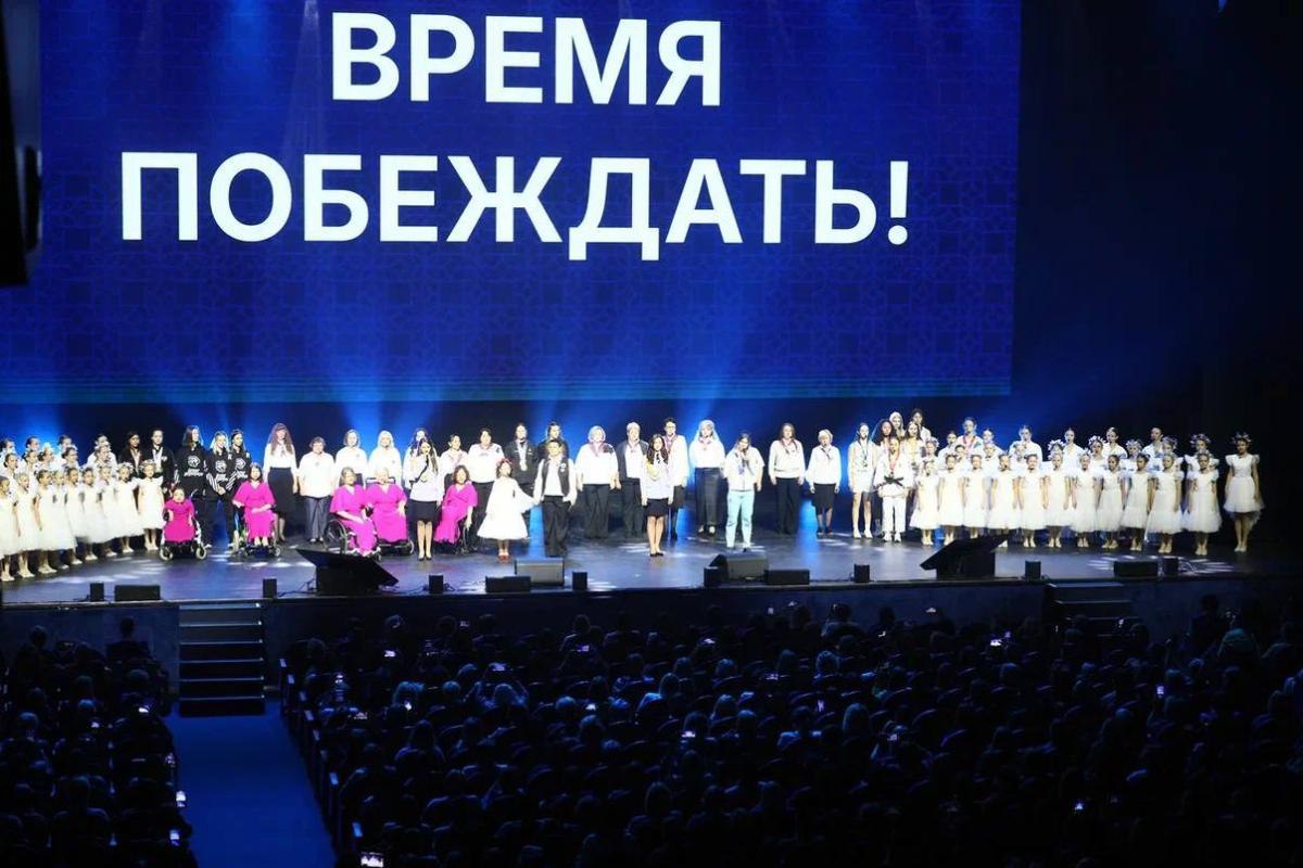 На открытии форума Стальное кружево Урала Алексей Текслер наградил успешных женщин   gubernia74 ru articles society 1136515 Государственные и областные награды из рук губернатора получили представительницы прекрасной половины человечества которые добились больших успехов в разных отраслях Среди них инженеры строители IT специалисты артисты управленцы и многие другие На сегодня нет таких сфер и отраслей где бы не нашли применение своим способностям и компетенциям представительницы прекрасного пола обратил внимание Алексей Текслер   t me chgub