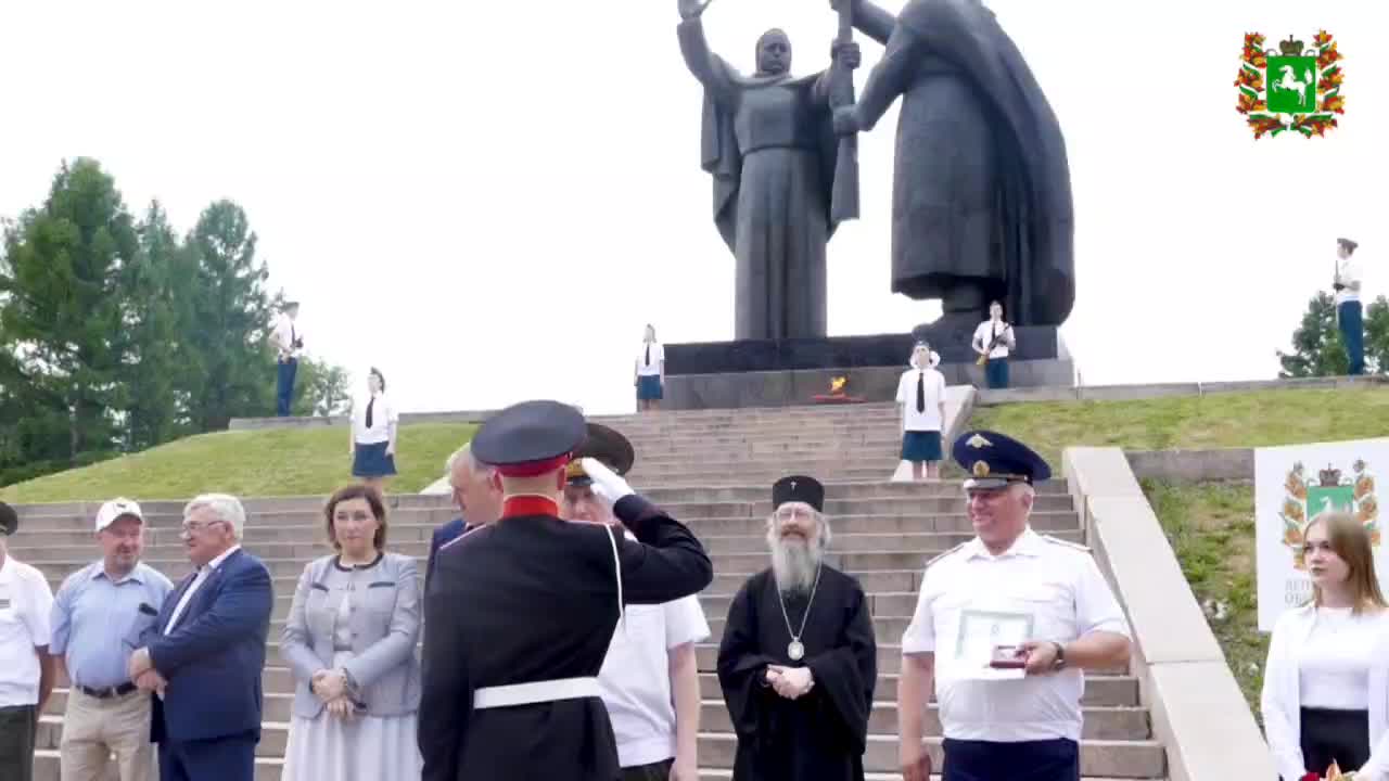 Выпускные балы в Тюмени и Тобольске: вальсы и торжественные шествия