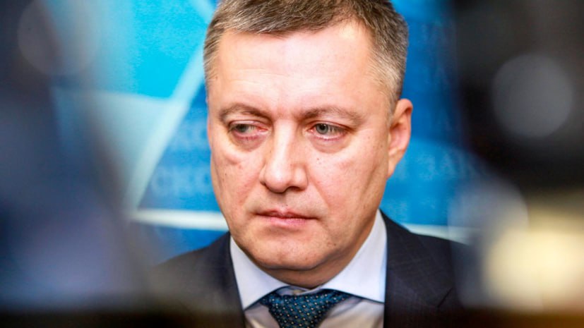 Губернатор Иркутской области объявил о еженедельных заседаниях Правительства Губернатор Иркутской области Игорь Кобзев принял решение проводить еженедельные заседания Правительства региона по вторникам для оперативного решения проблемных вопросов Соответствующие изменения в регламент работы будут подготовлены до конца недели Также глава региона сообщил о завершении формирования состава Правительства На сессии Заксобрания утверждены кандидатуры первых заместителей а экономический и социальный блоки возглавили Александр Анчугин и Наталья Дикусарова соответственно Новым министром финансов назначена Екатерина Багайникова Ключевая задача Правительства на эту неделю рассмотреть и утвердить на заседании кабинета министров проект областного бюджета на следующую трехлетку чтобы направить его в Законодательное Собрание до 24 октября Кроме того готовим позицию Правительства на ноябрьскую сессию по оптимизации расходов бюджета 2025 года Сейчас работа выстроена по двум ключевым направлениям формирование мероприятий направленных на повышение доходной части бюджета и анализ расходной части подчеркнул Игорь Кобзев Подпишитесь на Иркутск политический