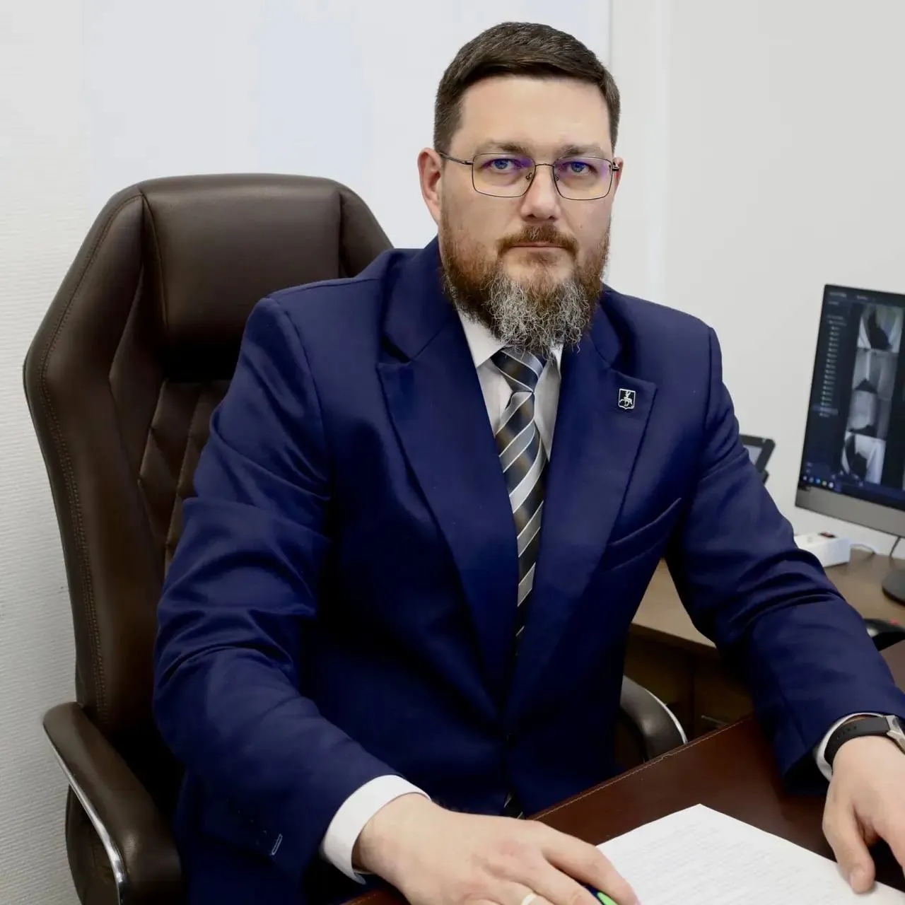 Институт развития агломерации Нижегородской области возглавил Григорий Зибров С 2023 года он был заместителем директора по КРТ и девелопменту в региональной Дирекции по строительству К новым обязанностям Григорий Зибров приступил 18 мая Предыдущий руководитель Института Михаил Генин в марте 2025 года стал заместителем министра градразвития региона С апреля обязанности директора исполняла его заместитель Александра Богатенкова Фото соцсети Института развития агломерации Нижегородской области Подписывайтесь на Ъ Приволжье в Telegram в Mах