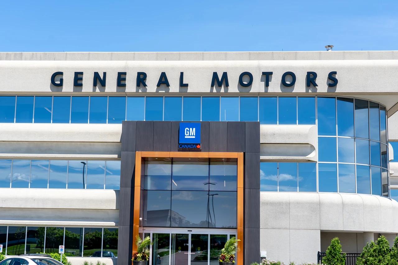 General Motors Co GM зафиксирует разовые списания в размере 1 6 млрд в третьем квартале в связи с корректировкой плана производства электромобилей вслед за отменой властями США программы стимулирования спроса в этом секторе