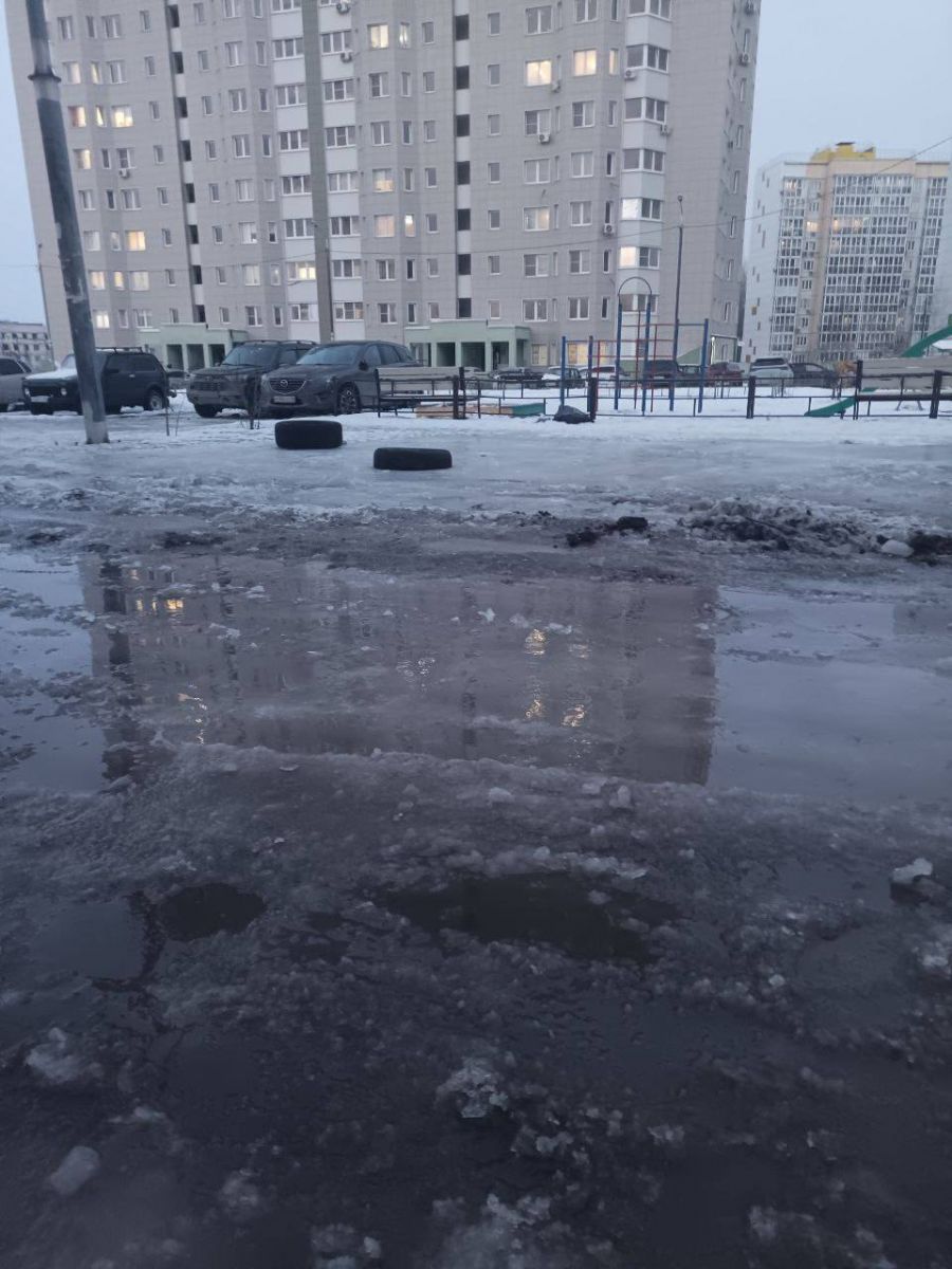 Бьющая из колодцев вода топит Липецк     Жители Липецка активно жалуются на проблемы с водой, которая прорывается из-под земли. Текущие реки подбираются к домам.  ↗  Прислать новость   Подписаться