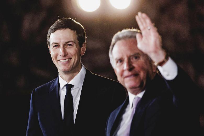 Стивен Уиткофф и зять Трампа Джаред Кушнер примут участие во встрече коалиции желающих по оказанию помощи Украине в Париже об этом сообщает TF1 США ЕС Украина Подписаться на Pravda ru