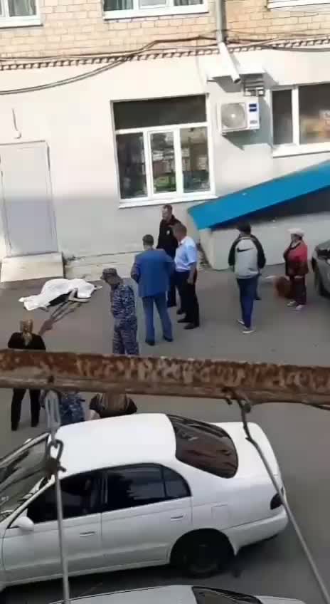Несчастный случай в Большом Камне: мужчина выпал из окна многоэтажки