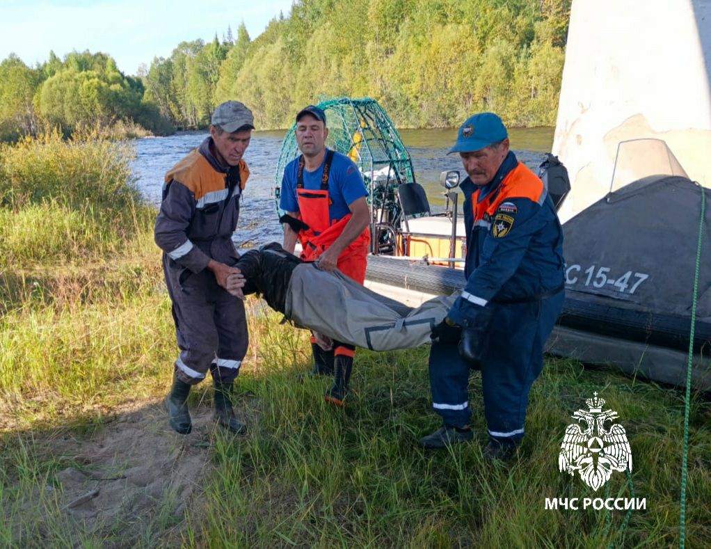 Пенсионера унесло течением В Слюдянском районе погиб 71 летний мужчина который отправился в лес на сбор ягод Он попытался перейти вброд реку Быструю но его унесло сильным течением Очевидцы сообщили об этом спасателям В ходе поисково спасательных работ специалисты обнаружили тело 71 летнего мужчины ниже по течению от того места где его видели в последний раз МЧС России напоминает не переходите реку вброд если скорость течения выше 1 м с помните даже если кажется что река мелкая на дне могут быть ямы коряги внезапные перепады глубин baikalpso Подпишись на Ircity Предложи новость