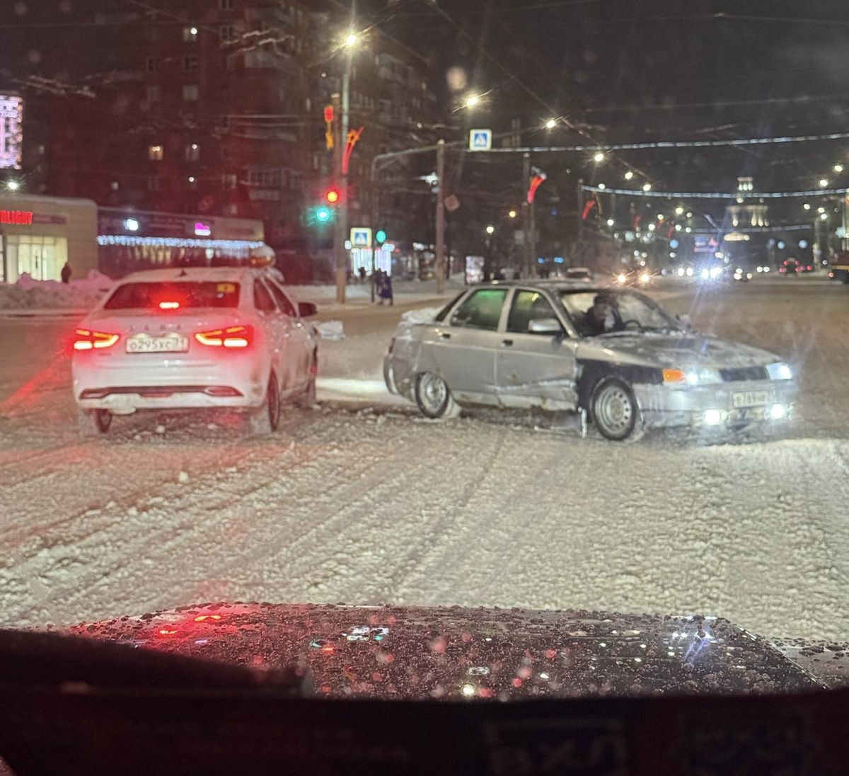 В Туле на улице Советской столкнулись две Lada newstula ru fn 1788255 html В Туле на пересечении улицы Советской и Красноармейского проспекта столкнулись две Lada По словам очевидцев один из автомобилей просто не смог затормозить Прислать новость Подписаться Мы в MAX