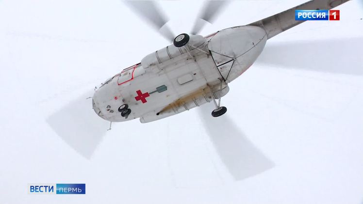 В 2025 году санавиация Прикамья эвакуировала 357 тяжелых пациентов   vesti perm ru publications bac1083d 6ea6 402c 9d59 0a5142669433 В 2025 году Пермская санавиация вертолетом эвакуировала 357 тяжелых пациентов из территорий края включая детей Всего в течение года летающая скорая поднималась в небо 171 раз Врачи отмечают существенный рост пациентов с острыми сердечно сосудистыми заболеваниями около 80 всех эвакуированных силами санавиации приходится на острый коронарный синдром инфаркт миокарда Кроме того в прошлом году началась эвакуация новорожденных детей с помощью санавиации для чего была создана специальная бригада неонатологов Впервые на летающей скорой в перинатальный центр ПККБ был доставлен грудничок родившийся за сутки до вылета