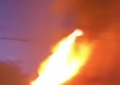 В Ворошнево загорелись три хозпостройки в результате падения осколков БПЛА На место оперативно выехали пожарные службы — пожар локализован. К счастью, по предварительной информации, пострадавших нет. «Уважаемые куряне, враг не оставляет подлых попыток нанести вред мирному населению. Пожалуйста, будьте бдительны, сохраняйте спокойствие и не пренебрегайте мерами осторожности — в случае объявления опасности укрывайтесь в безопасных местах», - обратился к курянам врио губернатора Александр Хинштейн.