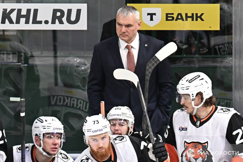 Главный тренер Амура Гальченюк пропустит ближайшие игры КХЛ из за инфекции Заболевание было выявлено после возвращения команды из Минска Исполняющим обязанности главного тренера будет Александр Андриевский Подписывайтесь на РИА Новости Спорт в MAX