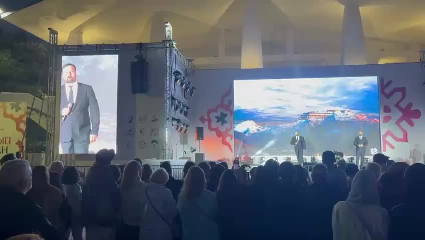 Дагестанские артисты выступили на юбилее Луганска