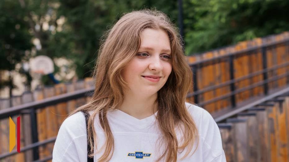 Воронежская пловчиха Дарья Клепикова завоевала три золотые медали в первый день турнира в Санкт Петербурге В первый день международного турнира Кубок Владимира Сальникова Дарья Клепикова заняла первое место в заплыве на 100 м баттерфляем показав результат в 56 20 секунды Она также победила на дистанции в 50 м вольным стилем проплыв ее за 24 06 секунды Третью золотую медаль воронежская пловчиха получила в смешанной эстафете 4 на 50 м вольным стилем в составе сборной России совместно с Егором Корневым Павлом Самусенко и Ариной Сурковой Их результат составил 1 минуту 28 67 секунды Подписывайтесь на канал РИА Воронеж в Max