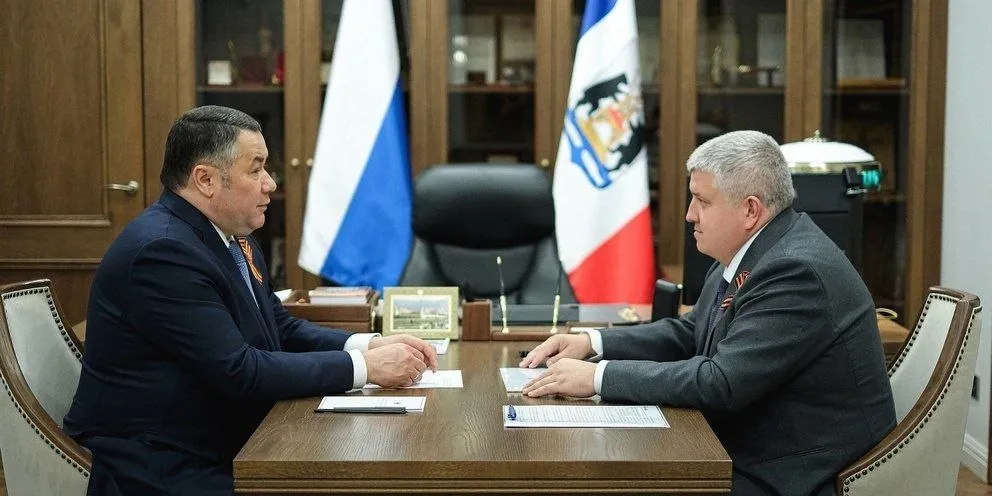Полпред СЗФО Игорь Руденя посетил ОЭЗ Новгородская Также он провел рабочую встречу с губернатором Новгородской области Александром Дроновым на которой обсудили вопросы социально экономического положения региона