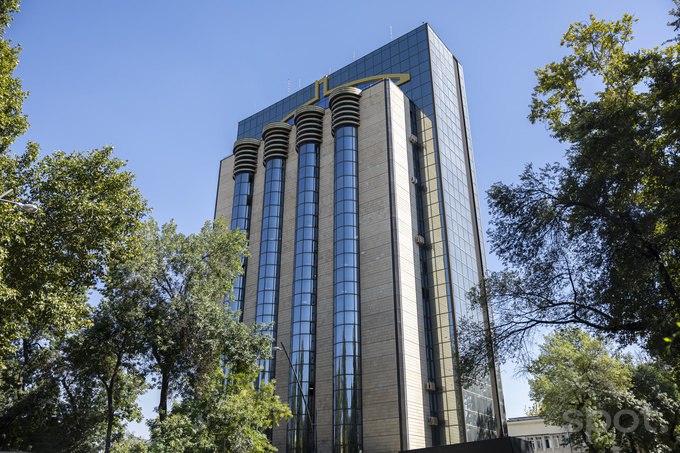 В ноябре ЦБ Узбекистана оштрафовал 4 банка и вынес два предупреждения Комитет банковского надзора Центрального банка за месяц рассмотрел 41 вопрос Среди них было 5 заявок о регистрации новых кредитных и микрофинансовых учреждений а также один запрос на исключение МФО из реестра Также регулятор по итогам проверок наложил на 4 банка финансовые санкции за нарушения в том числе в сфере борьбы с отмыванием денег Кроме того одна МФО и одна платежная организации получили предупреждения