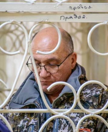 Обвиняемого во взятках гендиректора «Водоканала» Андрея Ядрищенского оставили в СИЗО до 4 августа. По версии следствия, с 2023 года он за деньги помогал заключать договора на поставку канализационно-насосного оборудования. Сумму взятки оценивают в 3,2 млн рублей. О задержании стало известно в декабре. В офисе Ядрищенского и у него дома прошли обыски. По делу проходит и владелец омской компании «Предприятие „Взлет“» Андрей Герасимов, которого обвиняют в даче взятки. По данным краевого СК Подписаться