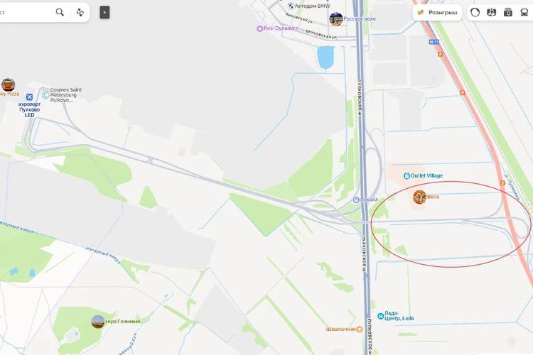 Развязку с подъездом к Пулково на трассе М 11 Нева открыли на год раньше срока В Петербурге открыли движение по новой транспортной развязке Она связала скоростную трассу М 11 Нева и Пулково фактически став новой подъездной дорогой к аэропорту Своё начало развязка берёт на 681 м километре трассы пересекает Пулковское шоссе и затем примыкает ко въезду в Пулково Об этом сообщили в пресс службе Автодора Кстати ввести участок в эксплуатацию получилось аж на год раньше срока Яндекс Карты Читай нас в MAX Читай нас в Telegram