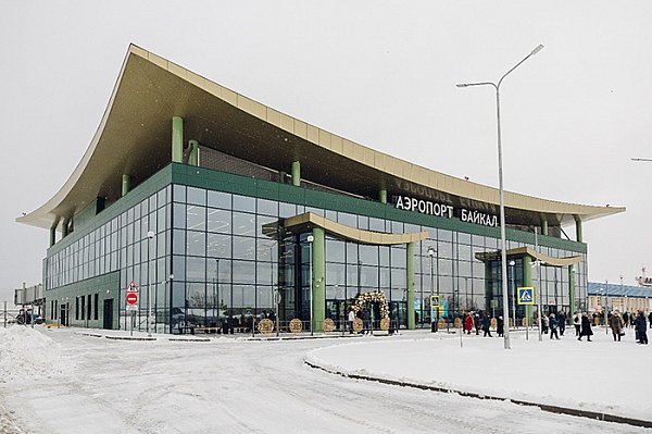 «Аэрофлот» увеличивает частоту полетов из Москвы в Улан-Удэ  «Аэрофлот» увеличивает частоту полетов из Москвы в Улан-Удэ. С 12 июня частота полетов на данном направлении увеличится с 7 до 10 рейсов в неделю. С 27 июня и до конца сентября, запланировано до 14 рейсов в неделю — это два рейса в сутки. Продажа билетов открыта. Об этом сообщает AVIA.RU.  Ожидается, что дополнительные рейсы удовлетворят высокий спрос в период летних отпусков и школьных каникул. Удобное расписание будет способствовать увеличению туристического и делового пассажиропотока в регион и позволит жителям Бурятии комфортно путешествовать со стыковкой в Москве по всей маршрутной сети Группы «Аэрофлот».  Как напоминают в авиакомпании, «Аэрофлот» возобновил полеты из Москвы в Улан-Удэ в декабре 2024 года. На воздушной линии действует программа субсидируемых государством тарифов, которыми могут воспользоваться жители Дальневосточного федерального округа и льготные категории граждан России.  aviaru.net/n281381