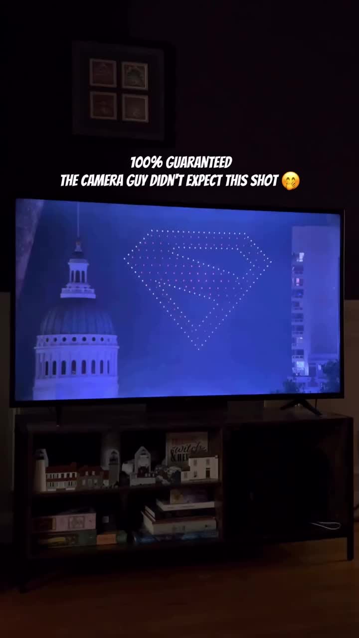 Неудачное шоу дронов Warner Bros. на Дне независимости США