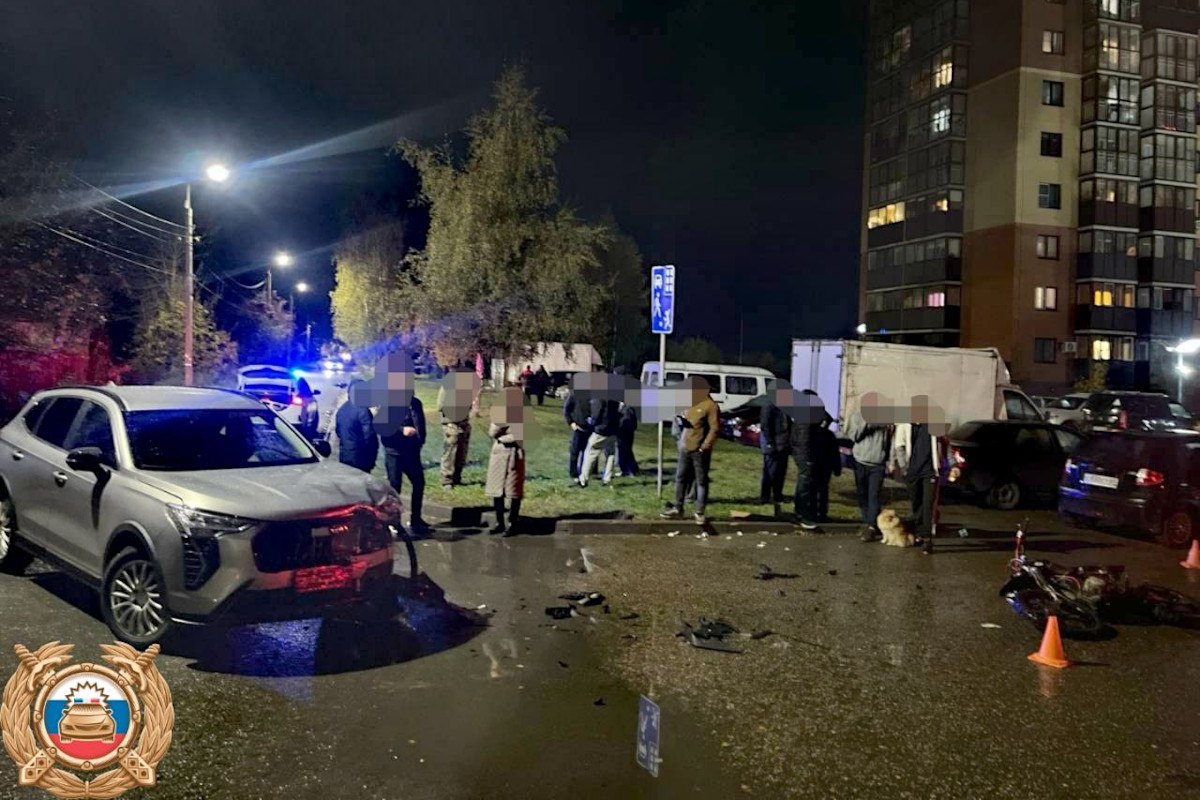 В Твери на попавшем в ДТП эндуро мотоцикле были 15 летние подростки В одном из новых жилых кварталов Твери накануне 11 октября вечером столкнулись эндуро мотоцикл и кроссовер Сегодня 12 октября в городском отделе Госавтоинспекции рассказали о деталях происшествия Подпишись на Твериград в MAX