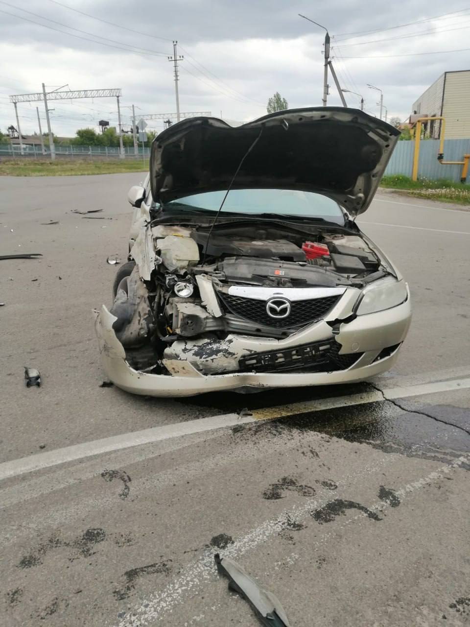 Два человека пострадали в ДТП в Подгоренском районе 63-летний водитель Renault Logan столкнулся с Mazda 6 под управлением 22-летней девушки. Авария произошла вчера в 14:00 на улице Вокзальной села Подгорное. Обоих автомобилистов госпитализировали. Подписаться Прислать новость