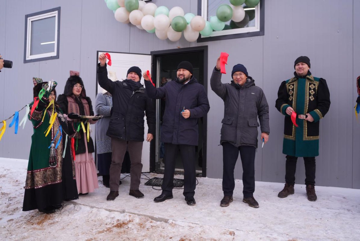 В Хатассах открыли убойный цех для крупного рогатого скота КРС до 10 голов скота за смену Ежегодно большие хозяйства вынуждены были перевозить скот на убой в близлежащие Намский Хангаласский улусы Теперь это уже в прошлом сказал глава столицы республики Евгений Григорьев