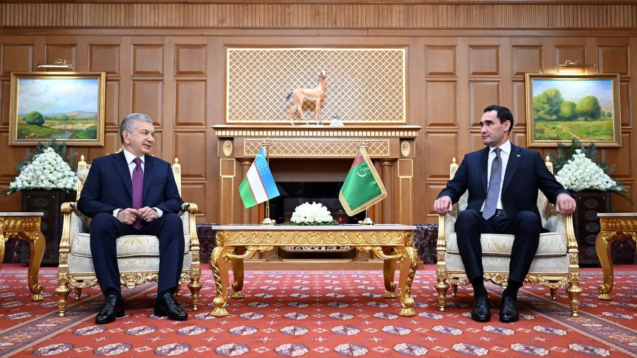 Узбекистан и Туркменистан обсудили расширение стратегического партнёрства Накануне Шавкат Мирзиёев прибыл с рабочим визитом в Ашхабад где провёл встречи с Национальным лидером туркменского народа Гурбангулы Бердымухамедовым и президентом Сердаром Бердымухамедовым uznews uz ru news 105632 uznews