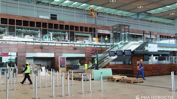 Беспилотник нарушил работу аэропорта Берлина Опять русский Работа аэропорта Берлина была временно приостановлена из за обнаружения неизвестного беспилотного летательного аппарата рейсы были перенаправлены в другие воздушные гавани Об этом в ночь на 1 ноября сообщает РИА Новости