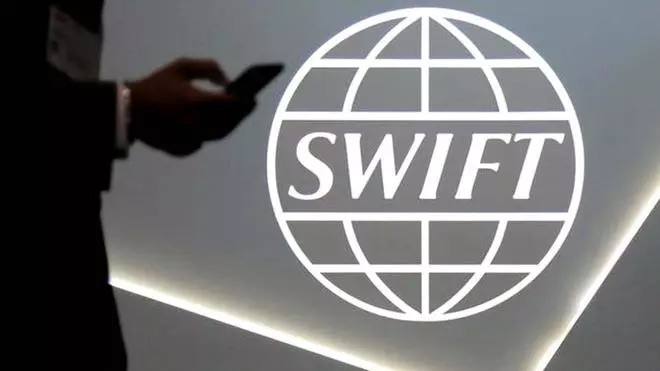 Международная система передачи информации и совершения платежей SWIFT разрабатывает решение, которое позволит ее членам получить доступ к цифровым активам и валютам. В заявлении системы отмечается, что эта инициатива — следующий шаг в ее развитии как глобальной межбанковской сети  #swift #платежи #цфа #банки