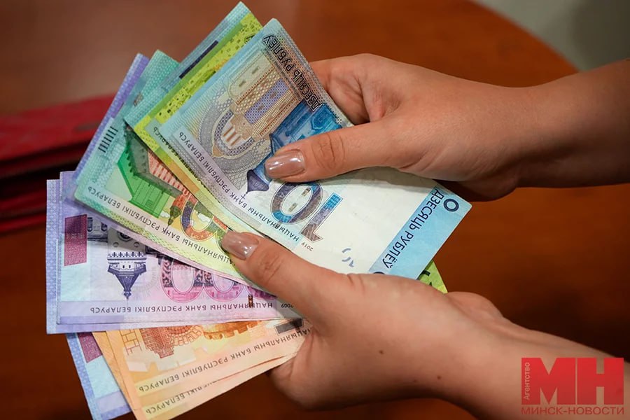 Белстат средняя зарплата в Минске в августе составила 3 596 8 рубля Номинальная начисленная средняя заработная плата работников Беларуси 2 762 7 рубля Минск Новости MINSKNEWS BY Telegram Viber FB VK Inst TikTok YouTube