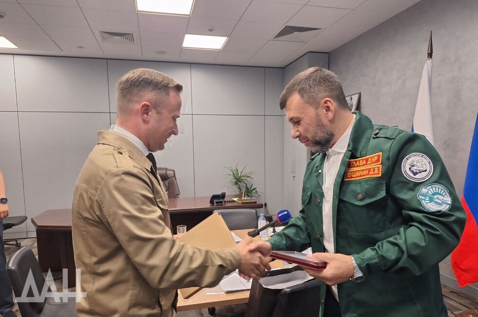 Лучшим студенческим отрядам ДНР будут вручать знамя от Главы региона  #молодежь  Самое ценное для бойцов студенческих отрядов, уже проработан документ, это учреждение поощрения — знамени Главы региона лучшему студенческому отряду, чтобы в конце года вы вручали эту самую главную награду тем ребятам, которые, действительно, это заслужили,  — сказал руководитель центрального штаба РСО Ярослав Зубащенко на встрече с руководителем региона Денисом Пушилиным. Читать полностью    Подписаться
