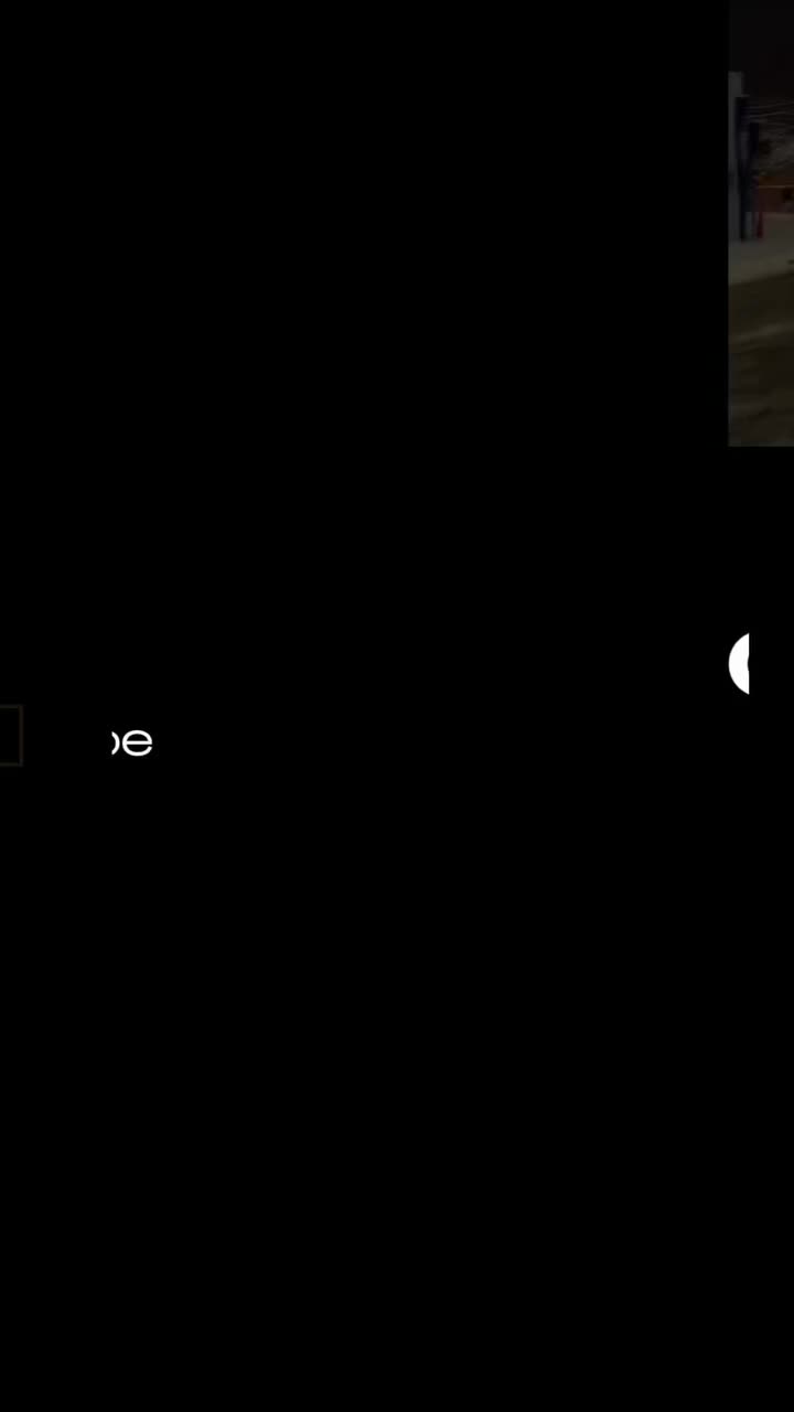 В Краснодаре началась обработка дорог от снега и гололеда