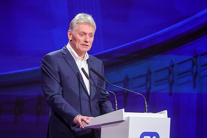 В Кремле высказались про обмен Путиным и Трампом поздравлениями с 9 Мая Президенты России и США Владимир Путин и Дональд Трамп пока не обменивались друг с другом поздравлениями с 80-летием Победы в Великой Отечественной войне. Об этом заявил пресс-секретарь российского лидера Дмитрий Песков, передает ТАСС. Официальный представитель Кремля уточнил, что Путин «пока не планирует» поздравлять американского коллегу. Песков добавил, что президент России также не получал поздравлений от Трампа.